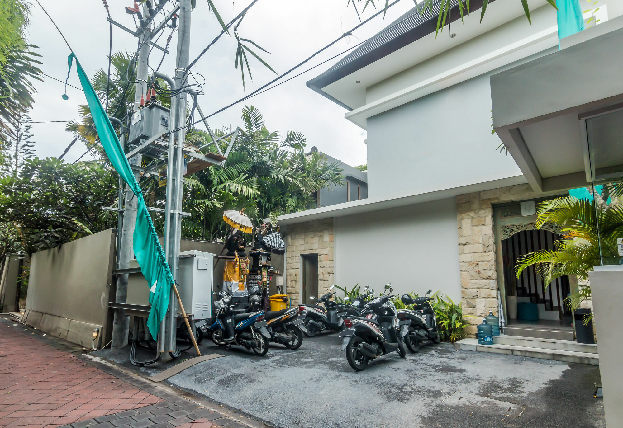 Zen Rooms Seminyak Kayu Jati Kültér fotó